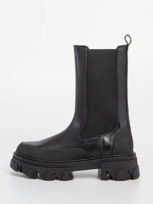 Kozaki na platformie DKNY