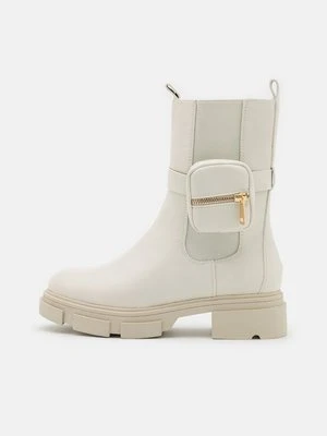 Kozaki na platformie Dockers by Gerli