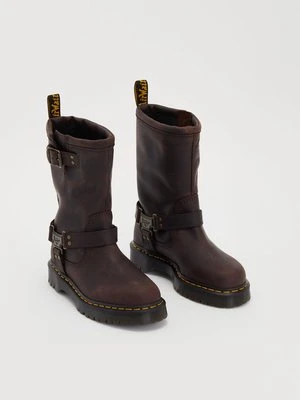 Kozaki na platformie Dr. Martens