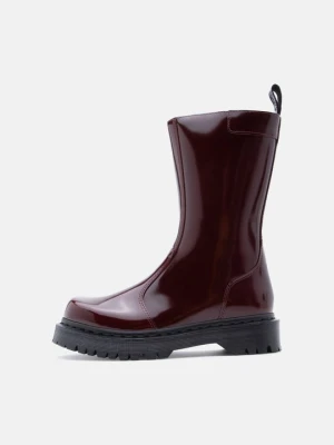 Kozaki na platformie Dr. Martens ciemnoczerwony