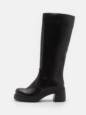 Kozaki na platformie ECCO