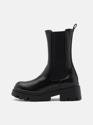 Kozaki na platformie Even&Odd