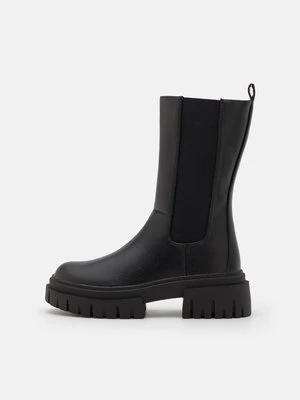 Kozaki na platformie Even&Odd