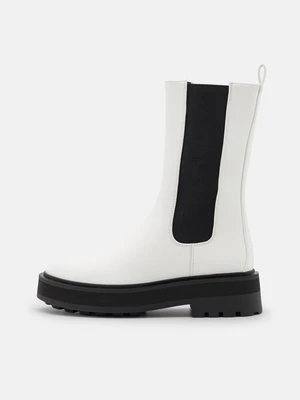 Kozaki na platformie Even&Odd Wide Fit