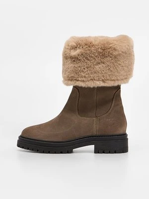 Kozaki na platformie Geox