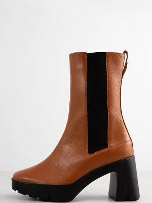 Kozaki na platformie Högl