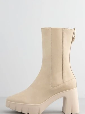 Kozaki na platformie Högl