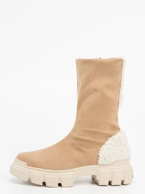 Kozaki na platformie Högl