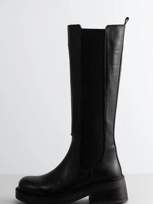 Kozaki na platformie Inuovo