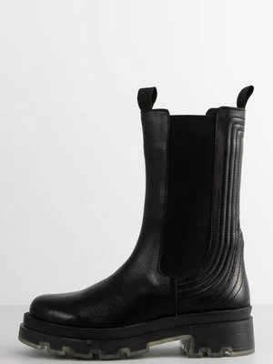 Kozaki na platformie Inuovo