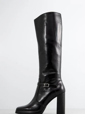 Kozaki na platformie Jeffrey Campbell