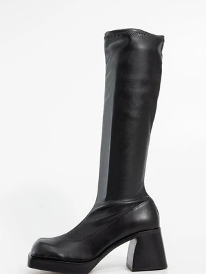 Kozaki na platformie Jonak