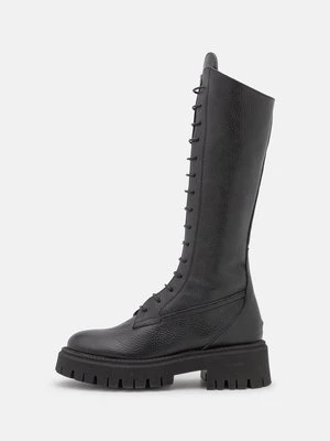 Kozaki na platformie lilimill