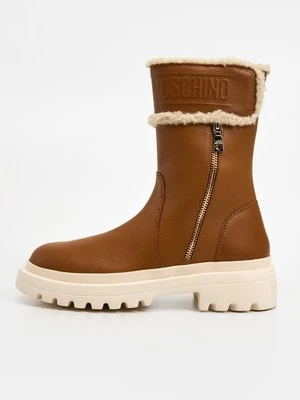 Kozaki na platformie Love Moschino