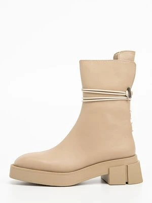 Kozaki na platformie Marc Cain