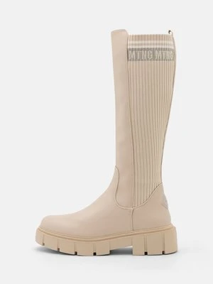 Kozaki na platformie mtng