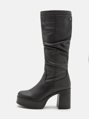 Kozaki na platformie mtng