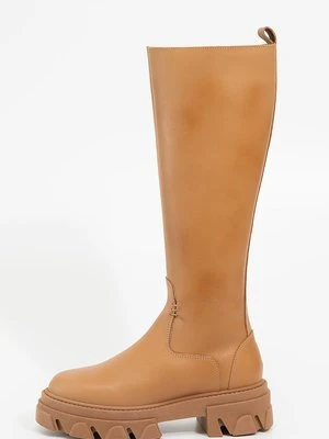 Kozaki na platformie Pavement