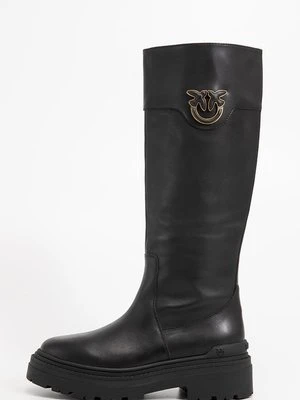 Kozaki na platformie pinko