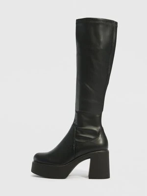 Kozaki na platformie Steve Madden