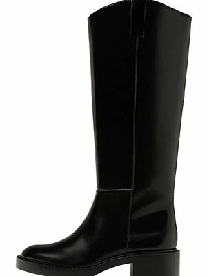 Kozaki na platformie Stradivarius