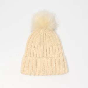 Kremowa czapka z pomponem House