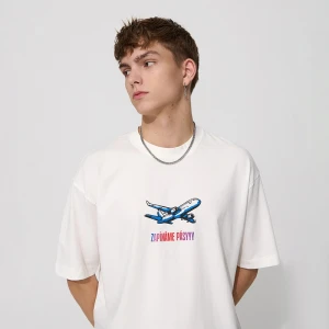 Kremowa koszulka z nadrukiem Zapínáme Pásyyy House