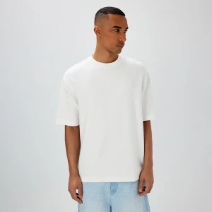 Kremowa koszulka z okrągłym dekoltem i strukturą House