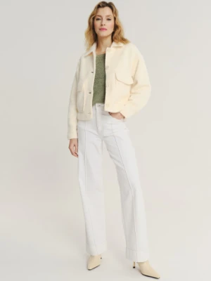 Kremowa kurtka z efektownymi kieszeniami Greenpoint