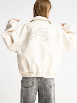 Kremowa kurtka ze skóry ekologicznej z modnym haftem z tyłu Reporter