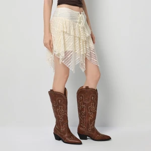 Kremowa spódnica mini z asymetrycznym dołem i wiązaniem House