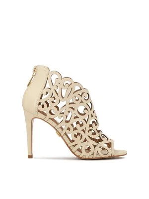 Kremowe botki peep toe z ażurowym wzorem Kazar