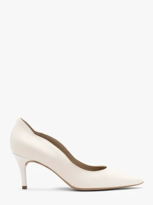 Kremowe czółenka z ozdobną cholewką Ryłko