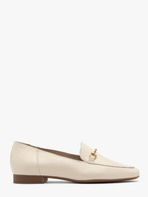 Kremowe mokasyny na płaskiej podeszwie Ryłko