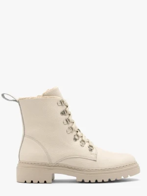 Kremowe trzewiki damskie z ozdobnymi hakami Ryłko