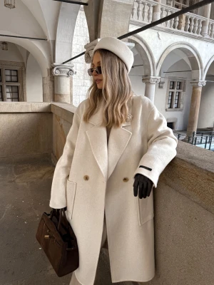 Kremowy płaszcz typu double face z wełną i kaszmirem TARANKO