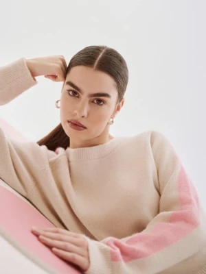 Kremowy sweter z lampasami na rękawach Greenpoint