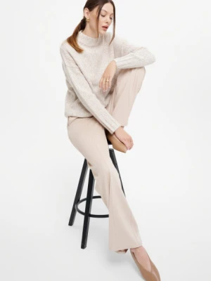 Kremowy sweter z zabudowanym dekoltem Greenpoint