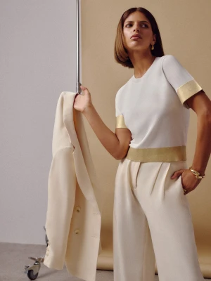 Kremowy sweterek ze złotymi elementami TARANKO