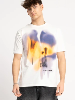 Kremowy t-shirt z autorską grafiką z przodu Reporter