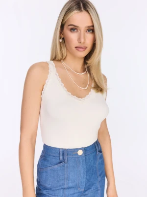 Kremowy top z rayonu z koronkowym wykończeniem TARANKO