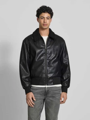 krój regular fit Kurtka z materiał skóropodobny z wykładany kołnierz Calvin Klein Jeans