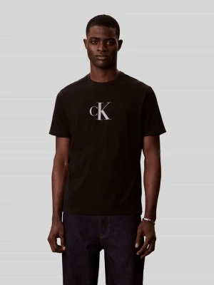 krój regular fit t-shirt z nadrukiem z logo Calvin Klein Czarny