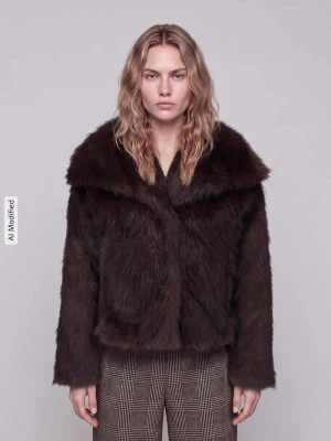 kurtka ze sztucznego futra o kroju relaxed fit z wykładanym kołnierzem model 'DAWN' Only Czekoladowy