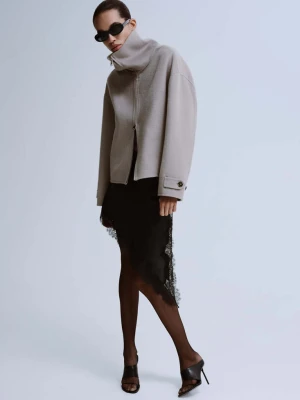 Krótka asymetryczna spódnica z satyny z koronkowym wykończeniem czarny - Kobieta - - MANGO