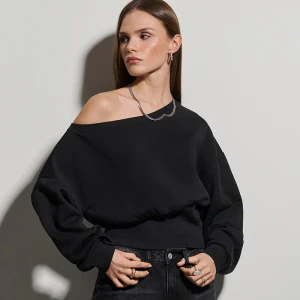Zdjęcie produktu Krótka bluza z dekoltem na jedno ramię czarna House