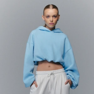 Krótka bluza z kapturem oversize basic błękitna House