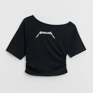 Krótka czarna koszulka z nadrukiem Metallica House