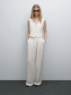 Krótka Kamizelka Z Dekoltem W Serek - Surowy - - Massimo Dutti - Kobieta
