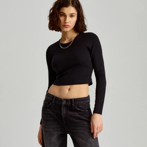 Krótka koszulka basic z długim rękawem czarna House